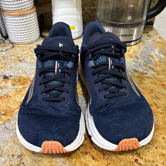 Altra Torin 6 size 8 - Picture 2 of 10